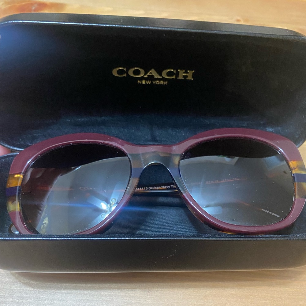 COACH-HC8204F 544413 CATEYE SUNGLASSES AUBERGINE NAVY TORTOISE - Picture 3 of 5